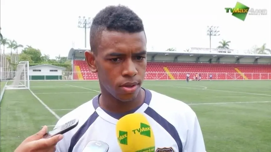 Jugador promesa en el f