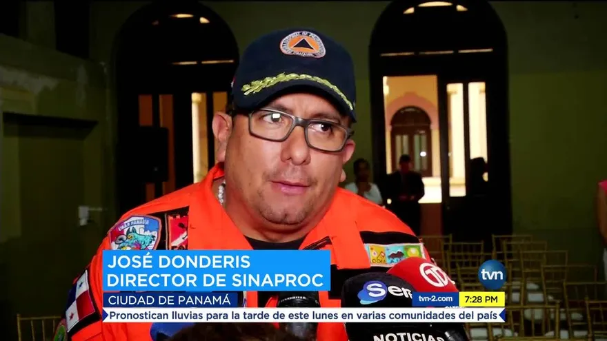 La basura sigue causando inundaciones en época de lluvia