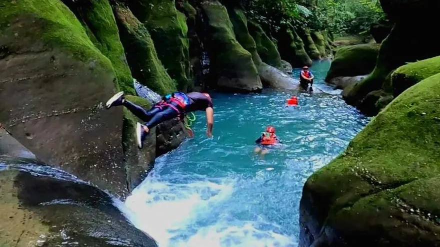 Imágenes del cañón del Río Guape en Colombia.