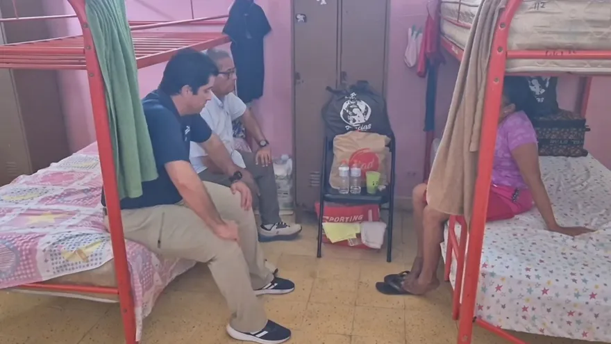 Secretario de Metas recorre albergues en Penonomé