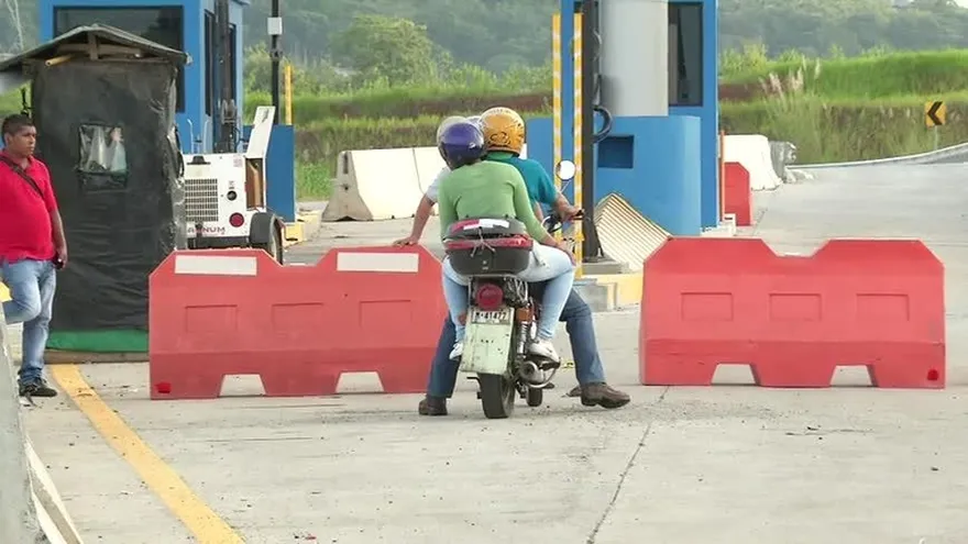 Restricción de paso para algunos tipos de motocicletas en el corredor