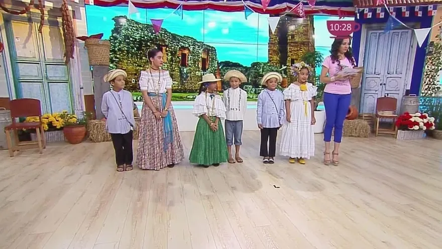 Los Mini Bailarines Folclóricos se siguen tomando Jelou