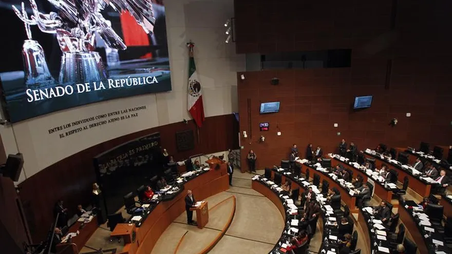 En una extenuante contra reloj y pese a una férrea oposición, el Congreso mexicano aprobó hoy por mayoría la polémica Ley de Seguridad Interior, que establece el papel de las Fuerzas Armadas en las tareas de seguridad pública.