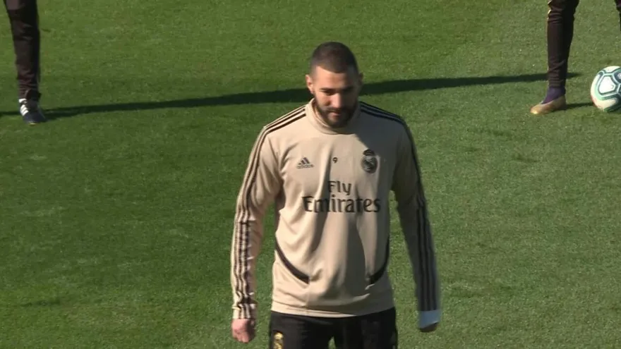 La fiscalía francesa pide enjuiciamiento de Benzema por caso de 'sextape'