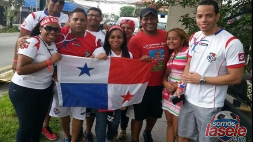 Sí podrán ingresar banderas, tambores y trompetas