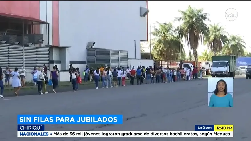 En David, hubo quejas por parte de personas jubiladas para entrar a comercios