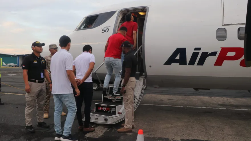 Un vuelo de deportación en Nicargua.