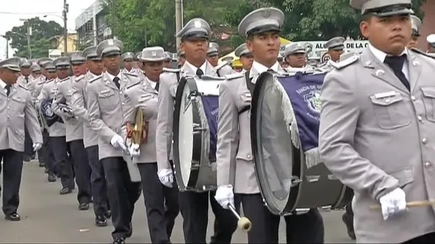 Realizan desfiles en La Chorrera por independencia de España