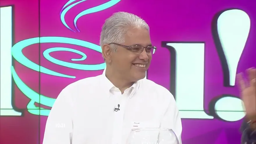 José Blandón improvisa un discurso presidencial