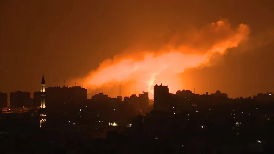 Israel bombardea Gaza tras lanzamientos de cohetes contra su territorio