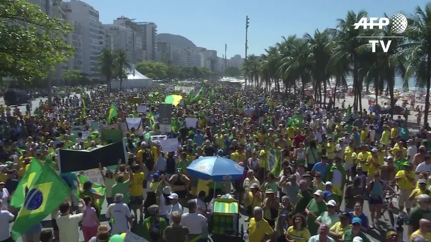 Brasileños exigen la salida de Dilma Rousseff