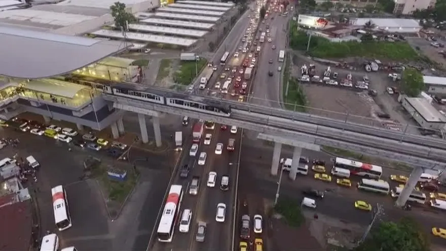 Inicia movilización de vigas con motivo de la construcción de la Línea 2 del Metro