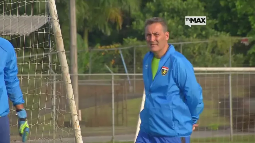 Plaza amador preparado para el clásico del pueblo