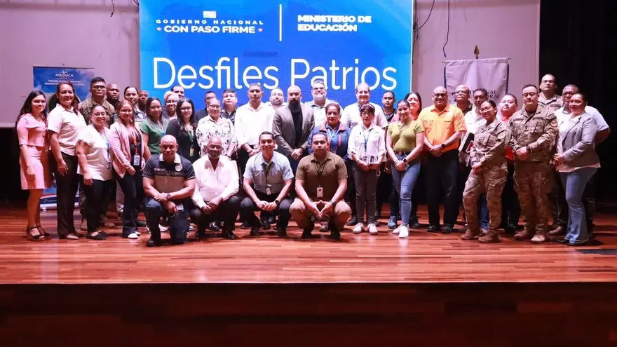 Comisión Nacional de Desfiles Patrios inicia preparativos para celebraciones de noviembre