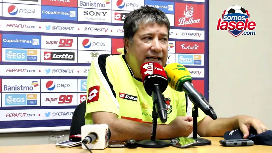 Primera parte del conversatorio con Bolillo Gómez