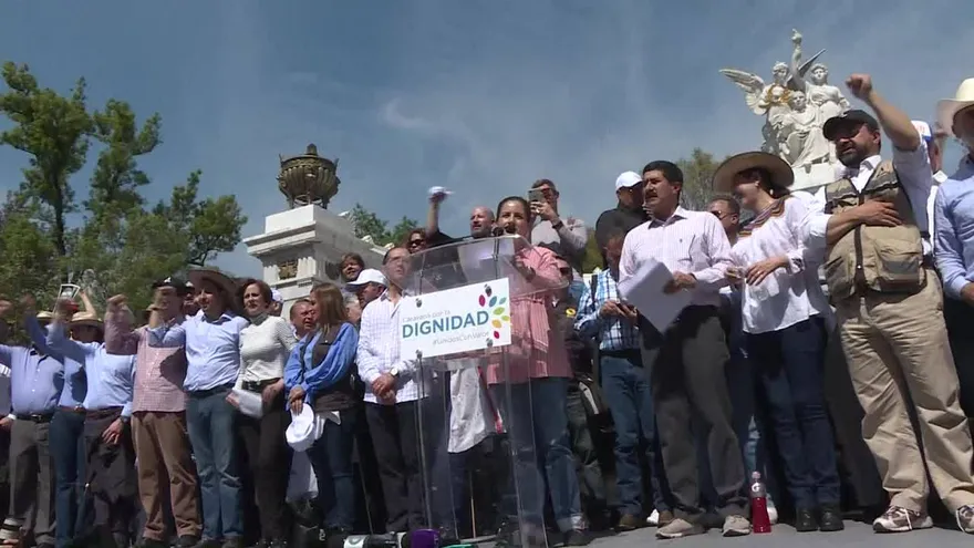 Gobernador mexicano cierra caravana contra la corrupción