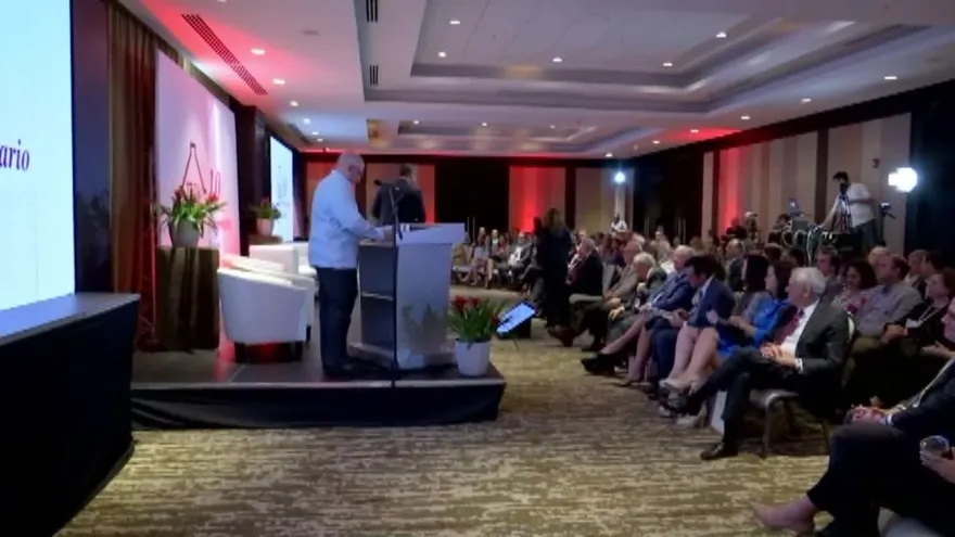 IESA Panamá reconoce a la Familia Motta por aportes a la educación empresarial