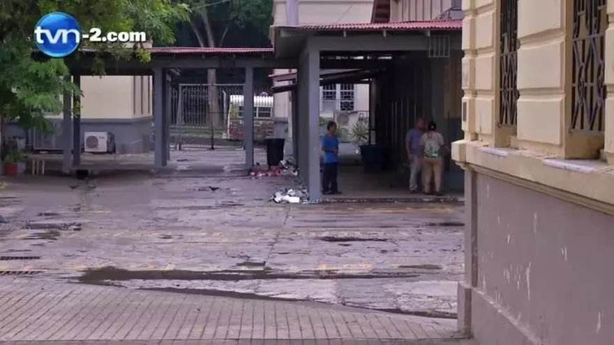 Vandalismo y amenazas en supuesta protesta de estudiantes del Instituto Nacional