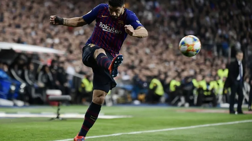Suárez fulmina al Real Madrid y lleva al Barcelona a la final de Copa