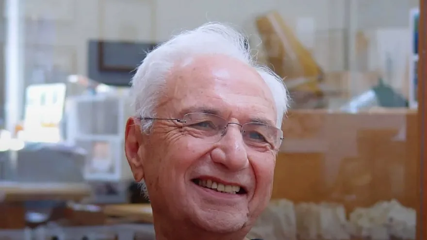 Muere el arquitecto estadounidense-canadiense Frank Gehry a los 96 años.