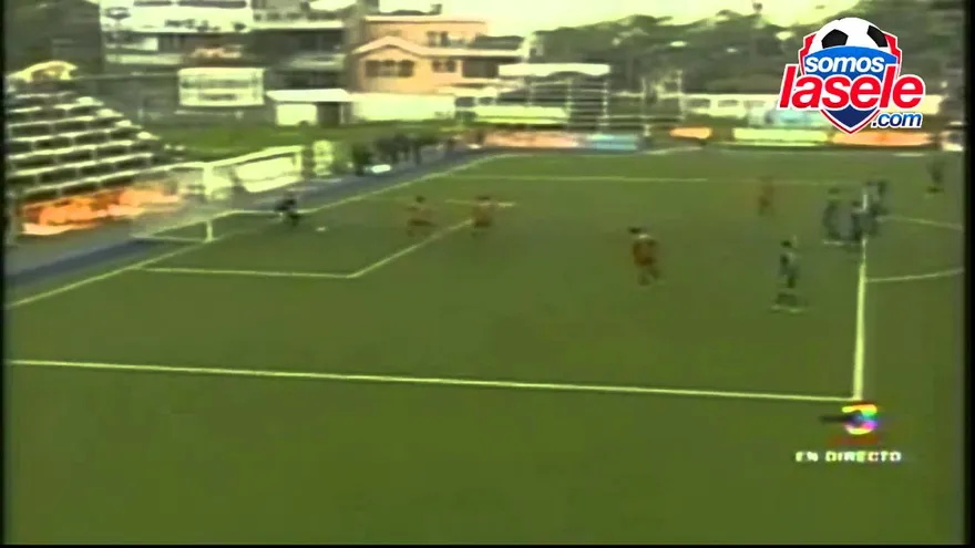 Penedo fue figura en Guatemala deteniendo de todo