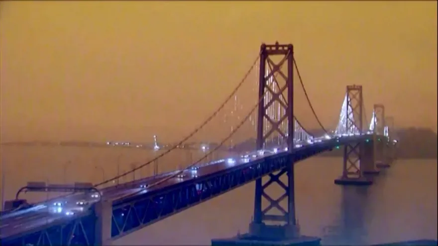 Incendios devoran una parte de la costa oeste de EEUU