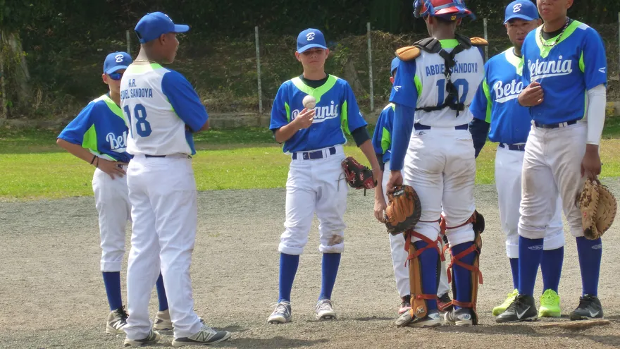 Jugadores del equipo preintermedio de Betania