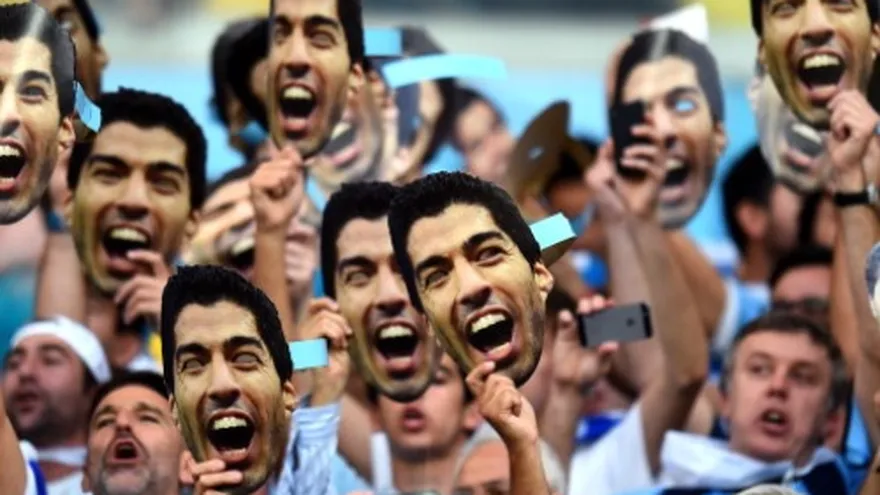 Uruguay en vilo por inminente debut de Suárez