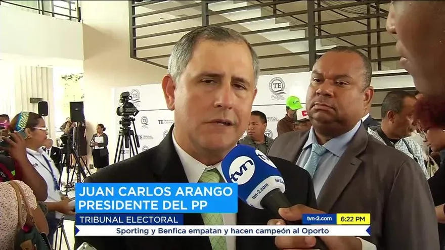 Reacciones por llamado a consultas por Constituyente