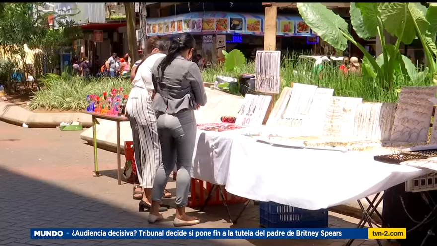 Economía informal en la Peatonal