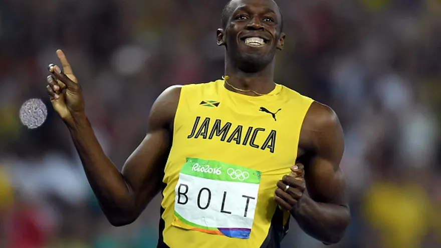 Bolt celebra su triunfo.
