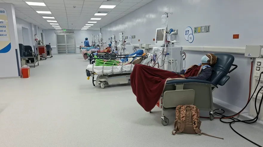 Complejo Hospitalario fortalece su servicio de urgencias con 25 nuevas camillas de alta tecnología