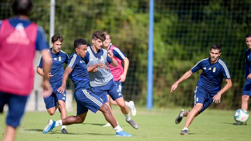 Édgar Yoel Bárcenas entró en la convocatoria del Real Oviedo