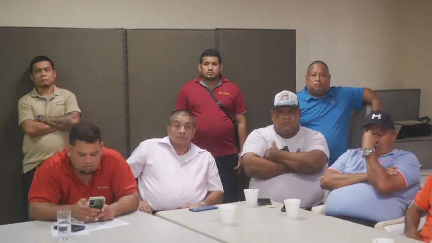 Los transportistas aseguran que el subsidio actual no cubre los costos ante el incremento del diésel, que pasará de $5.31 a $5.79 por galón. Solicitan volver al esquema de 90 centavos por litro y plantean un plazo de 24 horas para iniciar una renegociación.