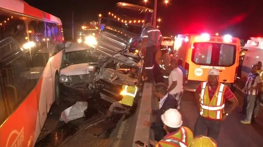 Bomberos atendieron accidente múltiple en Tocumen