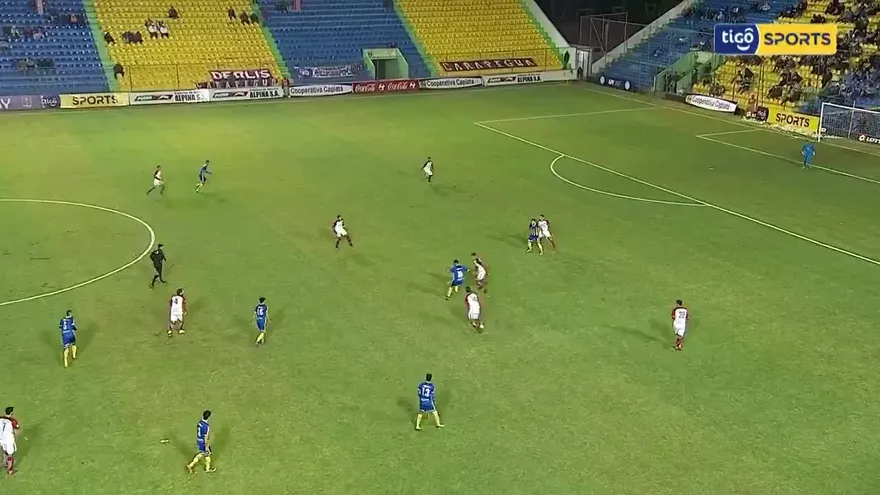 Piden el Puskas para este brutal gol... de un jugador que solo ve por un ojo