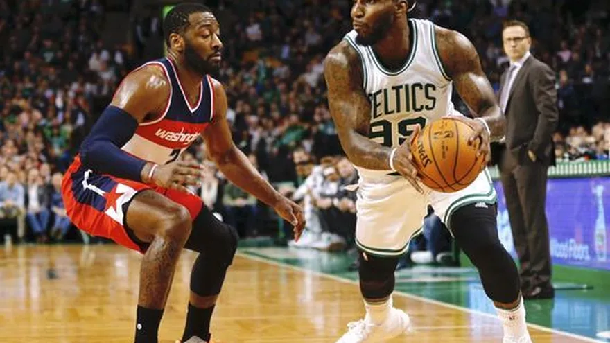 Jae Crowder (99)  y John Wall (2)