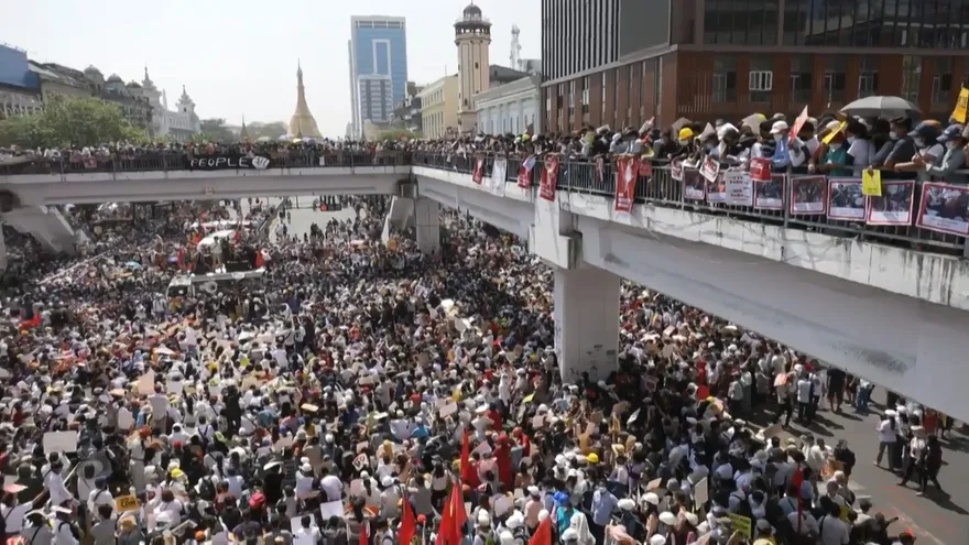 Los manifestantes de Birmania lucharán "hasta el final" a pesar de la represión de la junta