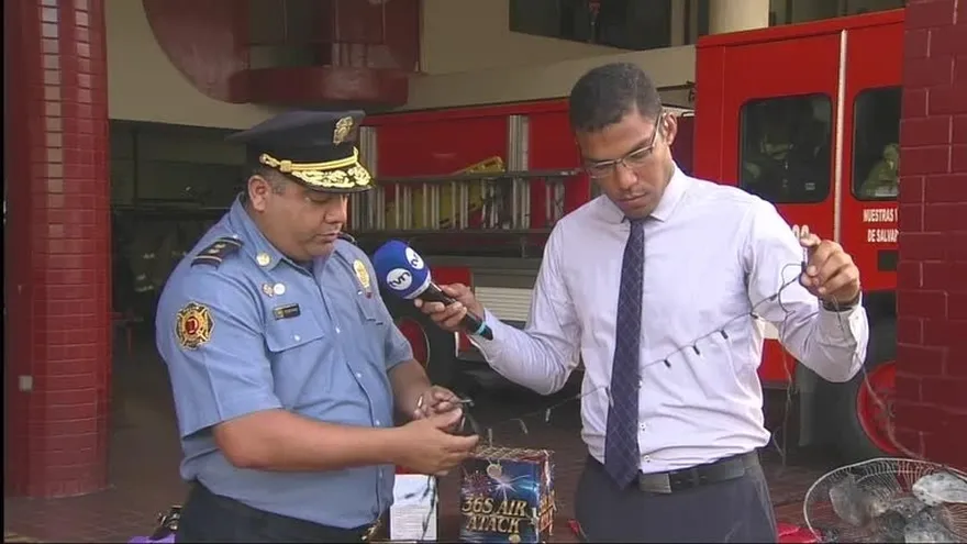 Recomiendan revisar extensiones de luces antes de colocarlas en los arbolitos