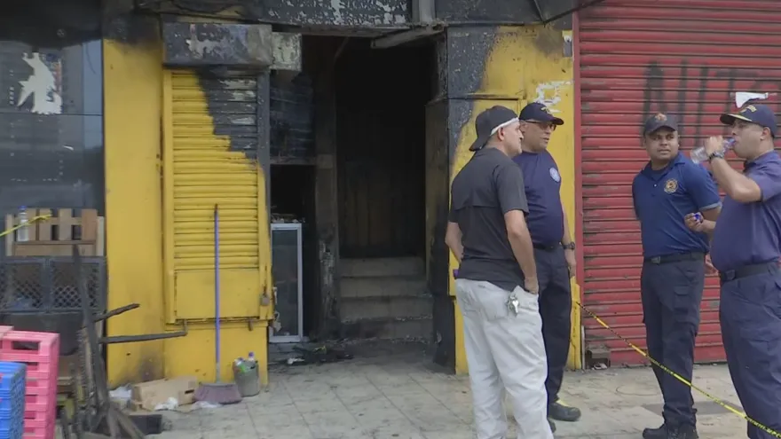 Investigan incendio en joyería de la 5 de Mayo tras registrarse daños de consideración