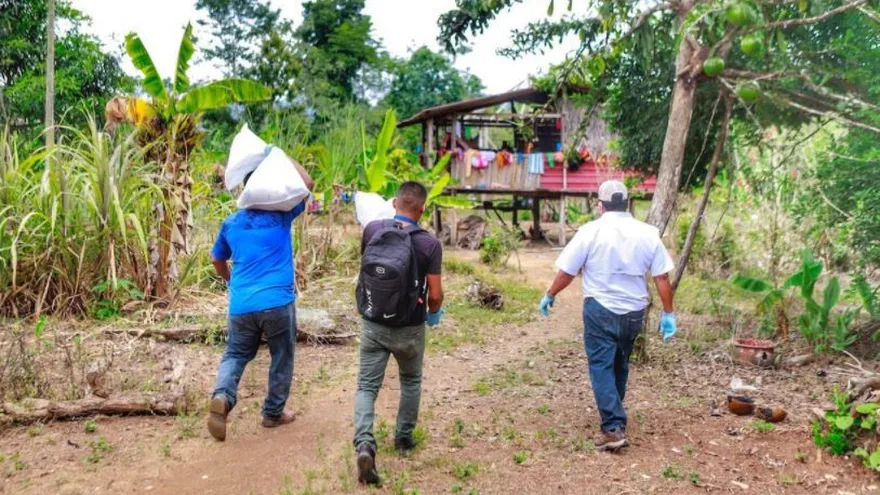 Gobierno ha desembolsado $368,700 en concepto de vale digital en Darién y la comarca Emberá-Wounaan. Foto/Vía @presidenciapma