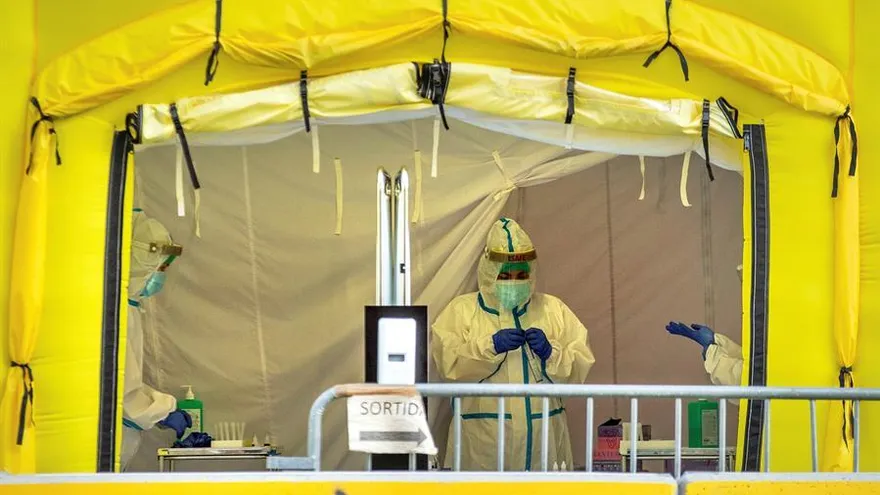 España marca un nuevo máximo de contagios con 23 mil 580 y 173 muertos más