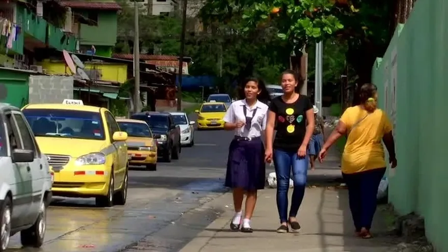 Estudiantes con honores que salen de barrios populares