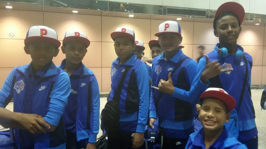 Los jugadores de la selección panameña Sub-12 estaban cansados, pero contentos por llegar a Taiwán
