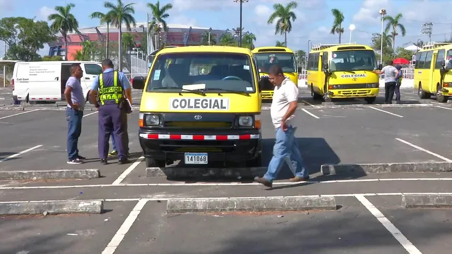 Se les acaba el plazo a los busitos colegiales