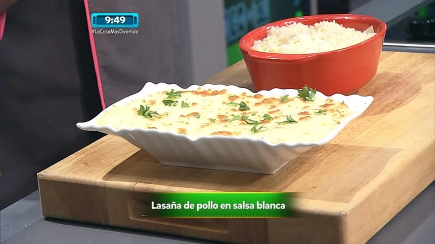 Lasaña de pollo en salsa blanca
