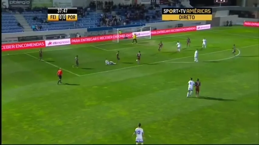 Feirense venció 2-0 al Porto con goles de Castro y Porcellis