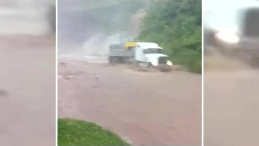 Cascada inunda carretera en Chiriquí