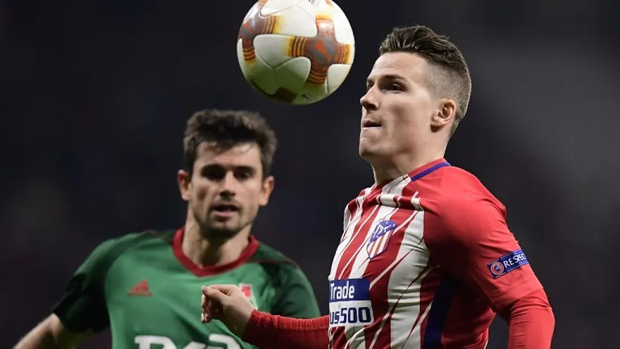Gameiro sufre una lesión en el muslo, Costa una contusión