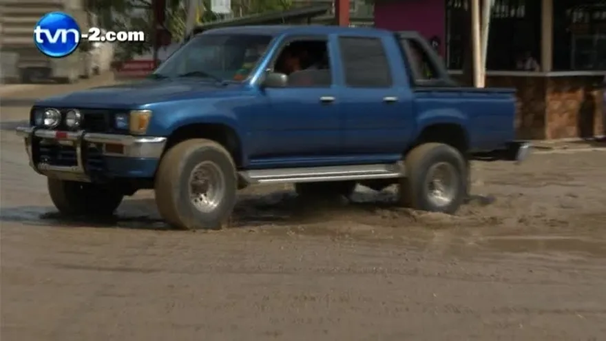Conductores se quejan por mal estado de vía en Caimitillo